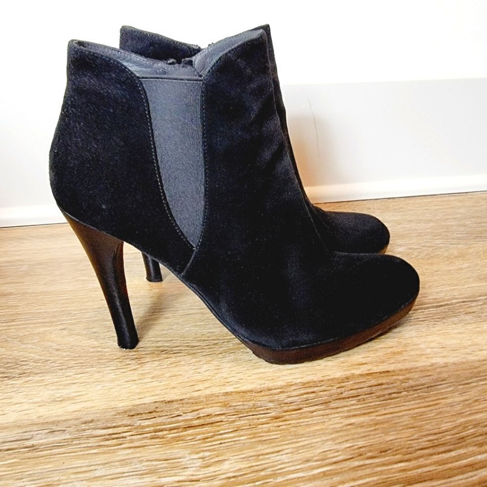 Stuart Weitzman Black Suede Platform Side Zip Ankle Stilleto Boots Size 9.5
